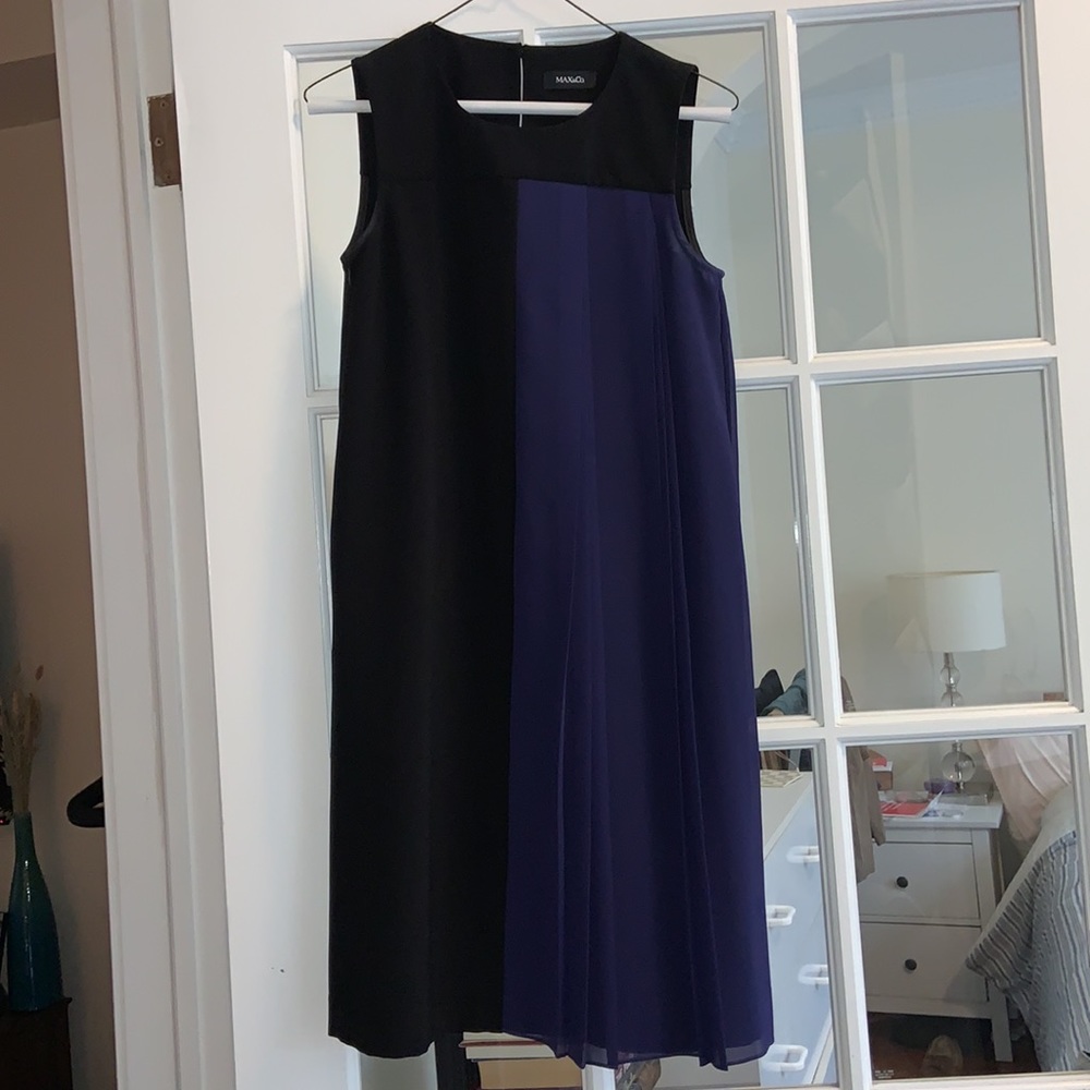 MaxMara silk like pleated blue black knee length scoopneck dress M